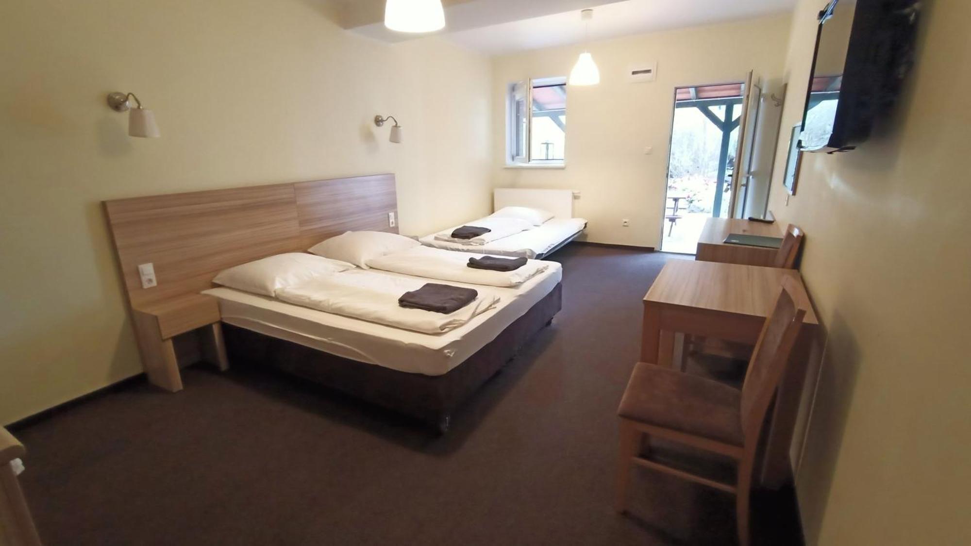 Folwark Na Polwyspie Resort Uraz (Drawsko)